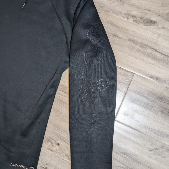 Merrell Sweater Black Women's Small High Neck with Floral Embossed Sleeve - Picture 10 of 11